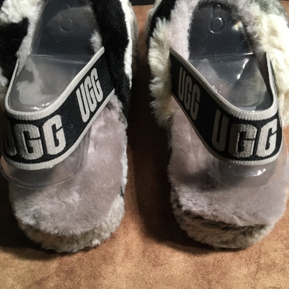 UGG NIB AUTHENTIC FLUFF YEAH BLACK & GRAY SLIPPERS - Picture 8 of 15